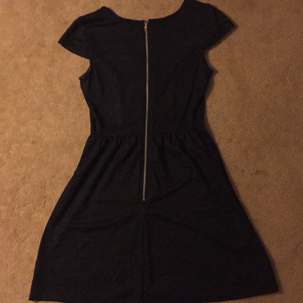 Black patterned short sleeve dress